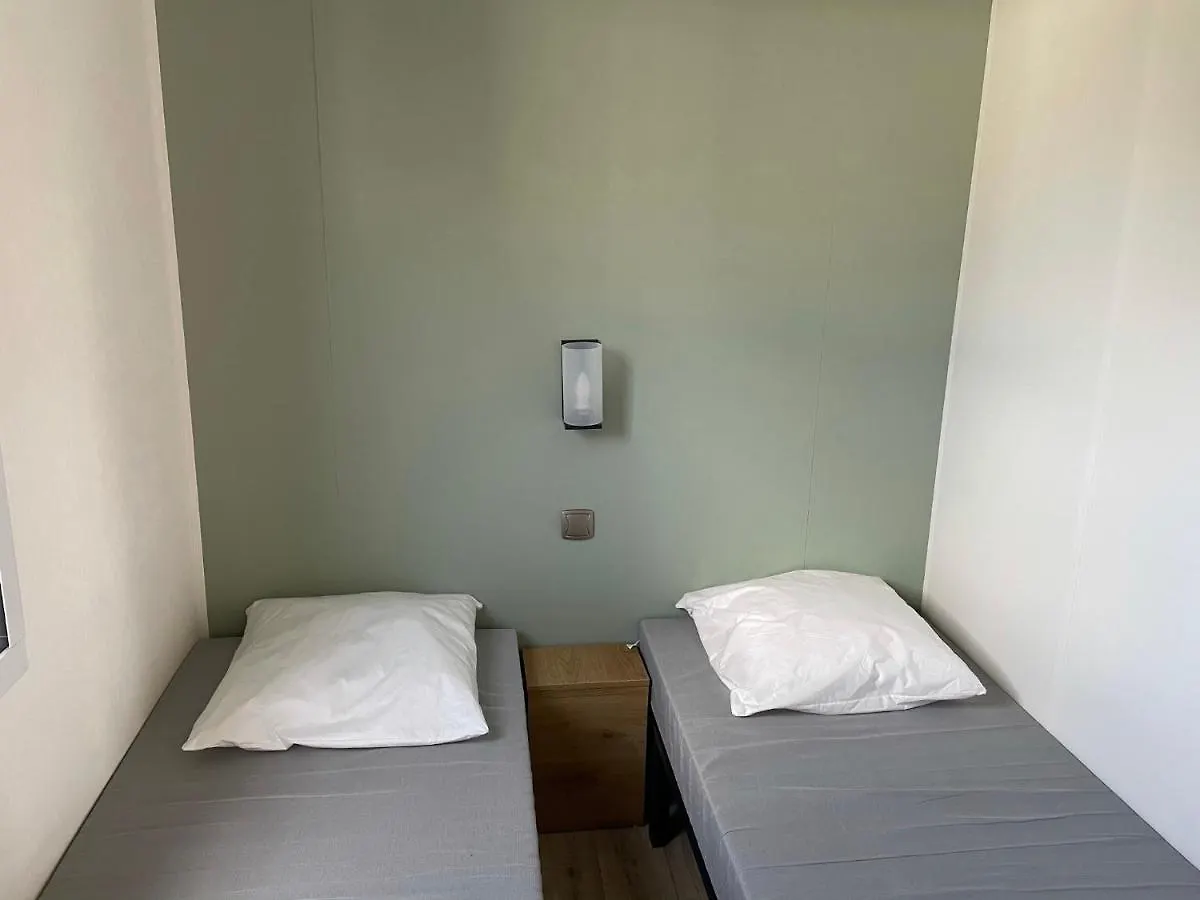 Camping Mobilhome tout confort M9 domaine de Lanniron Quimper