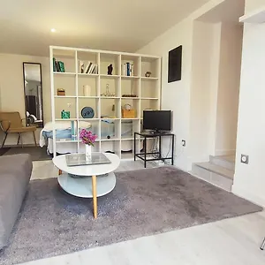https://studio-calme-petite-vue-lac.hotels-rhonealpes.com